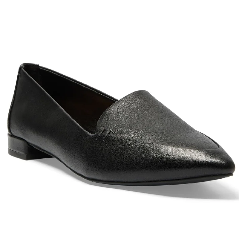 Raven Loafer in Black Leather