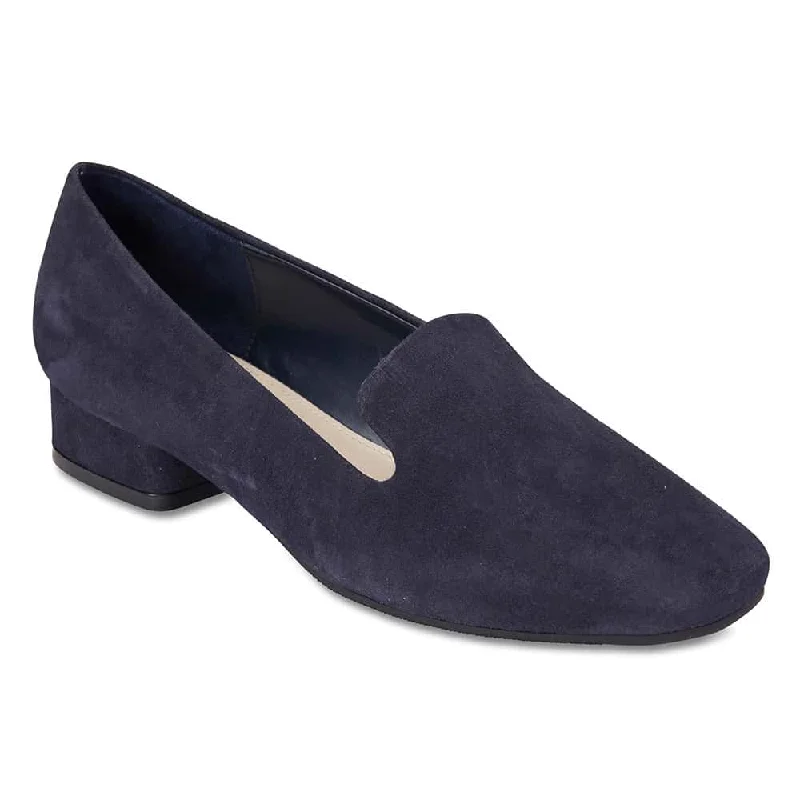 Fame Loafer in Navy Suede