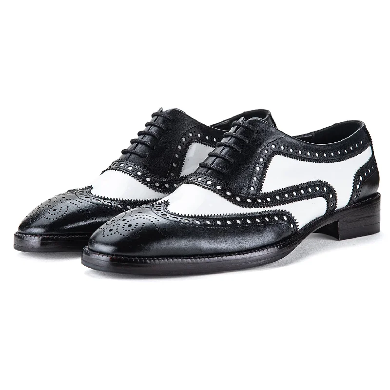 Spectator Wingtip Oxford - Black & White