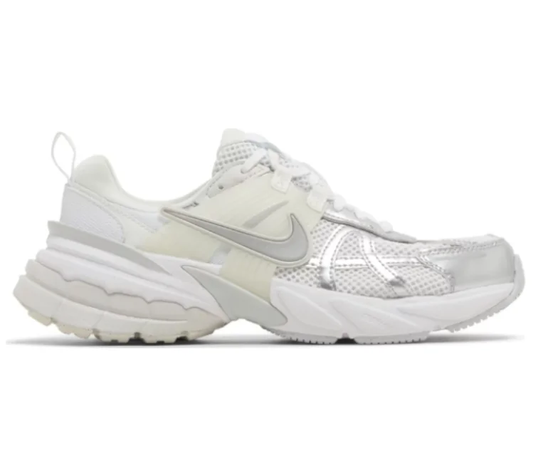 Women’s Nike V2K Run (White/Metallic Silver)