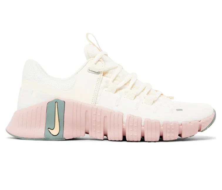 Women's Nike Free Metcon 5 (Pale Ivory/Ice Peach)