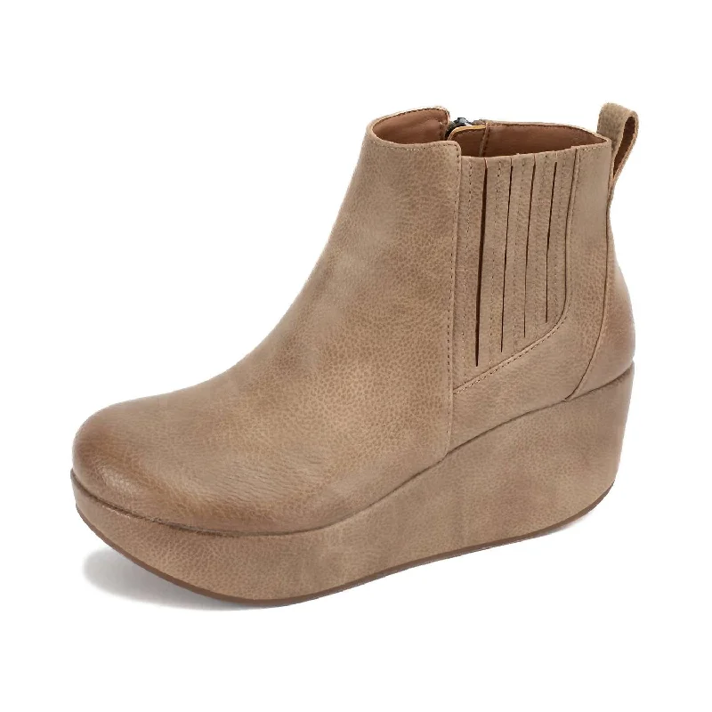 Women's Belin Wedge Boot In Taupe