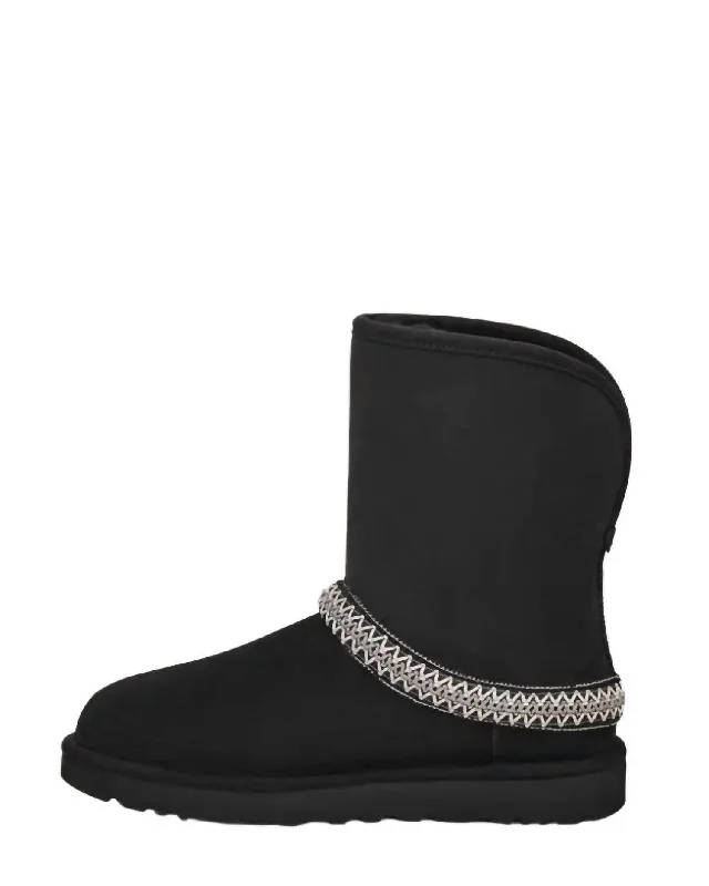 Women's Classic Short Crescent Boot In Black